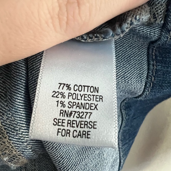 Croft & Barrow Women’s Classic Light Blue Jean Jacket with Pockets - Picture 9 of 9